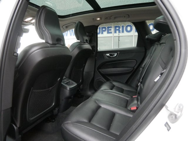 2023 Volvo XC60 Plus Dark Theme