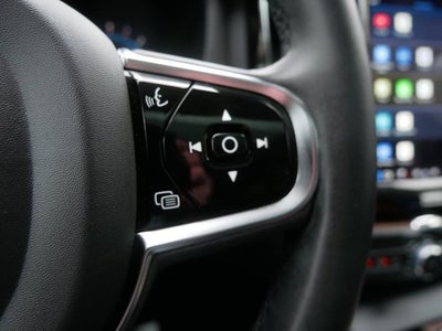 2023 Volvo XC60 Plus Dark Theme