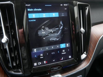 2023 Volvo XC60 Plus Dark Theme