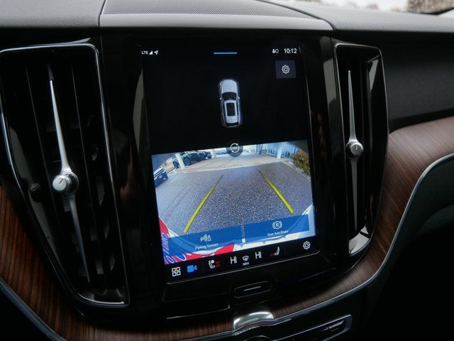 2023 Volvo XC60 Plus Dark Theme