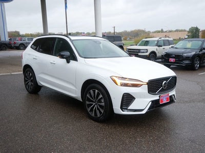 2023 Volvo XC60 Plus Dark Theme