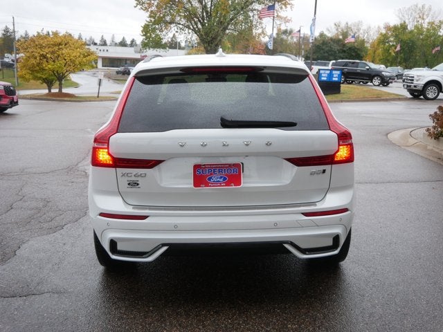 2023 Volvo XC60 Plus Dark Theme